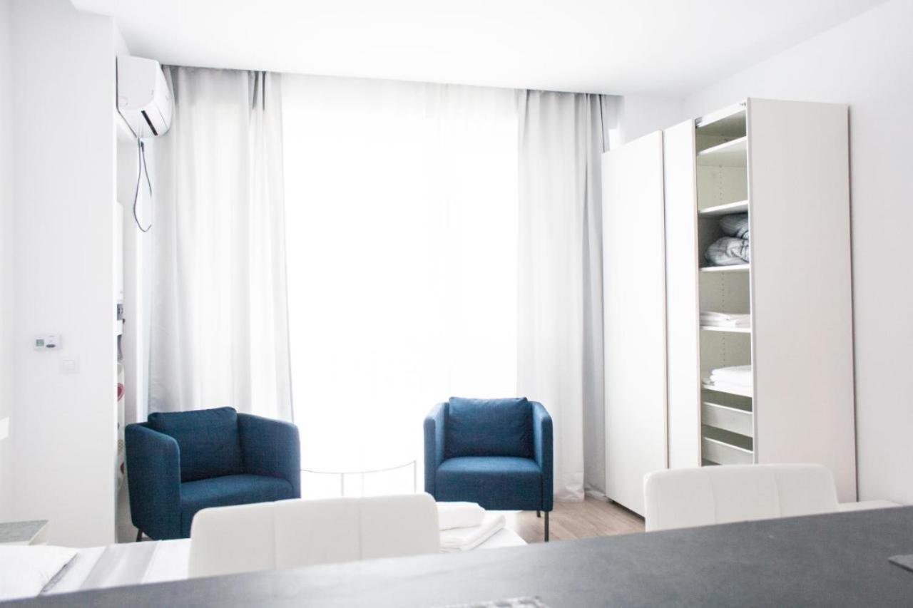 White Titanic - Onix Blue Apartment *